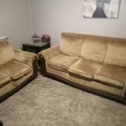 Matching Couch And Loveseat Great Condition 