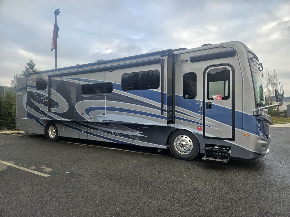 New 2023 Discovery 38W Diesel Pusher