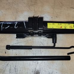 2017 - 2021 JAGUAR F-PACE EMERGENCY SPARE TIRE LIFT JACK  TOOL SET LUG WRENCH