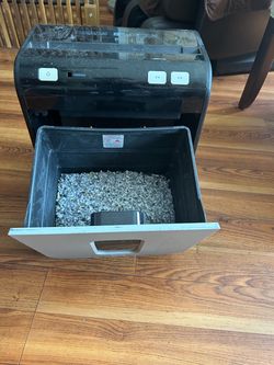 Black Electric Paper Shredder  with Pull-Out Bin