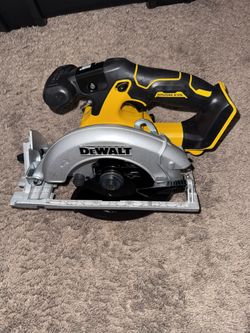 Dewalt Circular Saw 6 1/2 (Tool-Only)