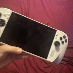 ASUS ROG Xbox Ally – 7” 1080p 120Hz