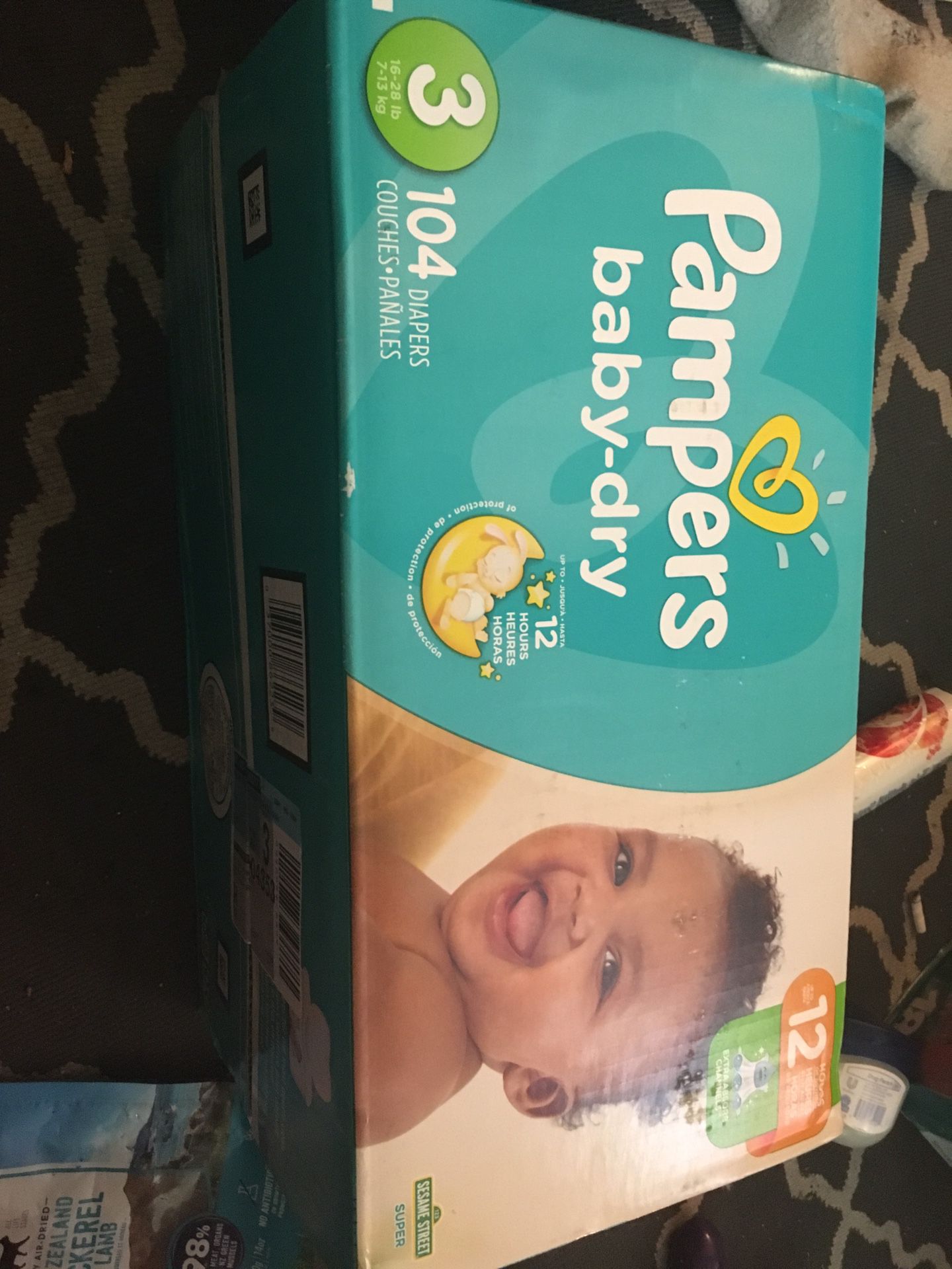 Unopened pampers sz 3