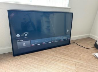 Insignia 43” 4K UHD Fire TV Smart TV - Works Great