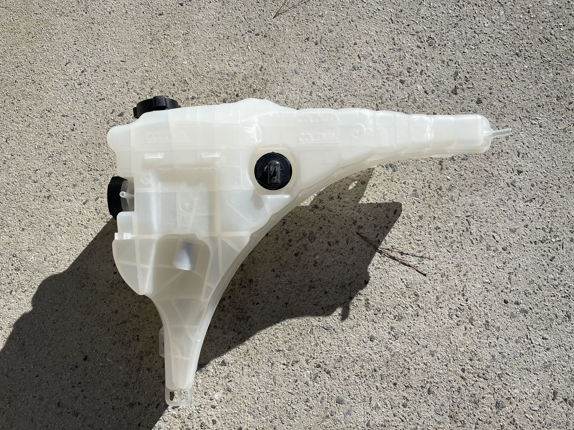 Freightliner Cascadia Coolant Reservoir