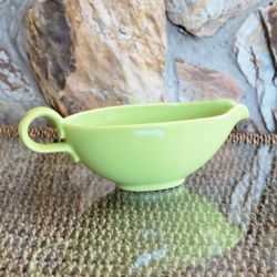 Vintage Fiestaware Rhythm Homer Laughlin Gravy Boat, Chartreuse