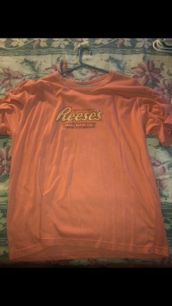 Men’s XL Reese’s t shirt