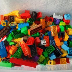 Lot Of Lego Duplos 150 Pieces 