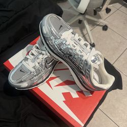 Nike P6000 Metallic Silver