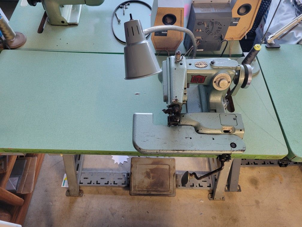 Blind Stitch Sewing Machine