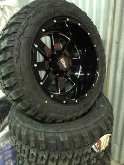 Moto metal 20x12 on federal 33s brand new!!!
