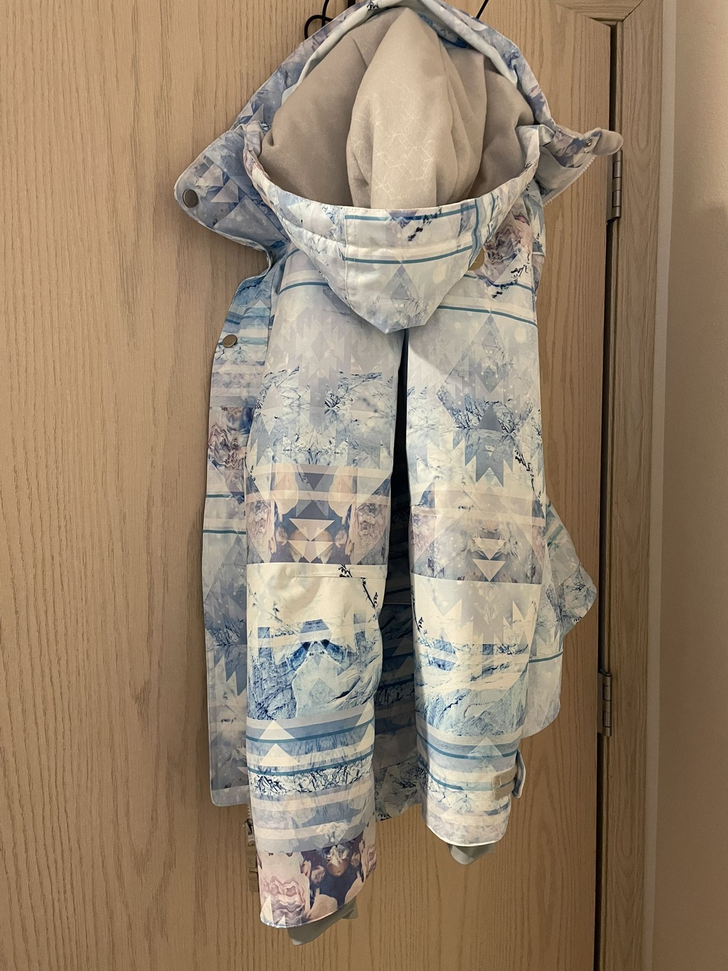 Rojo Aster Women’s Snowboard Jacket