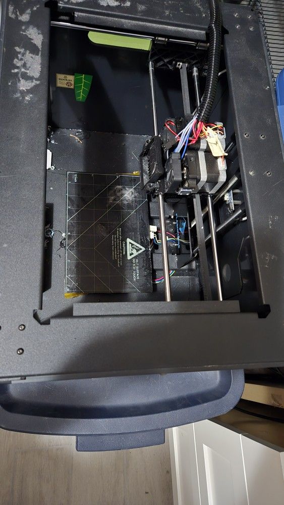 Flashforge Creator Pro, Missing Power Cable And One Of The Extruders Wobbles, Probably Used For High School Robotics Or Something