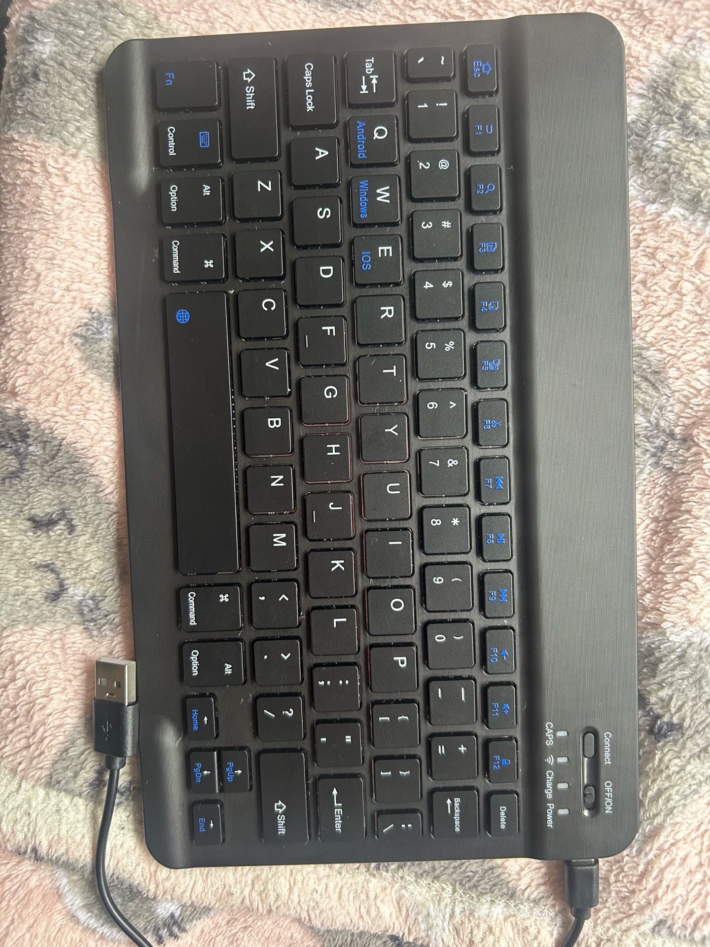 Bluetooth keyboard with charger