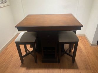 Dinning Room Table with Stools - Great Condition - MUST GO THIS WEEK!