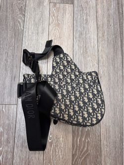 Unisex sling backpack / shoulder bag