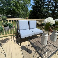 Very  Nice Bench coffee table & 2 flower Stands