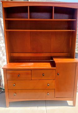 Desk with Hutch