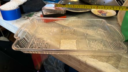 Plastic tray