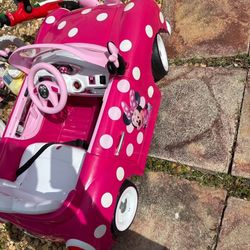 Minnie Mouse power wheel