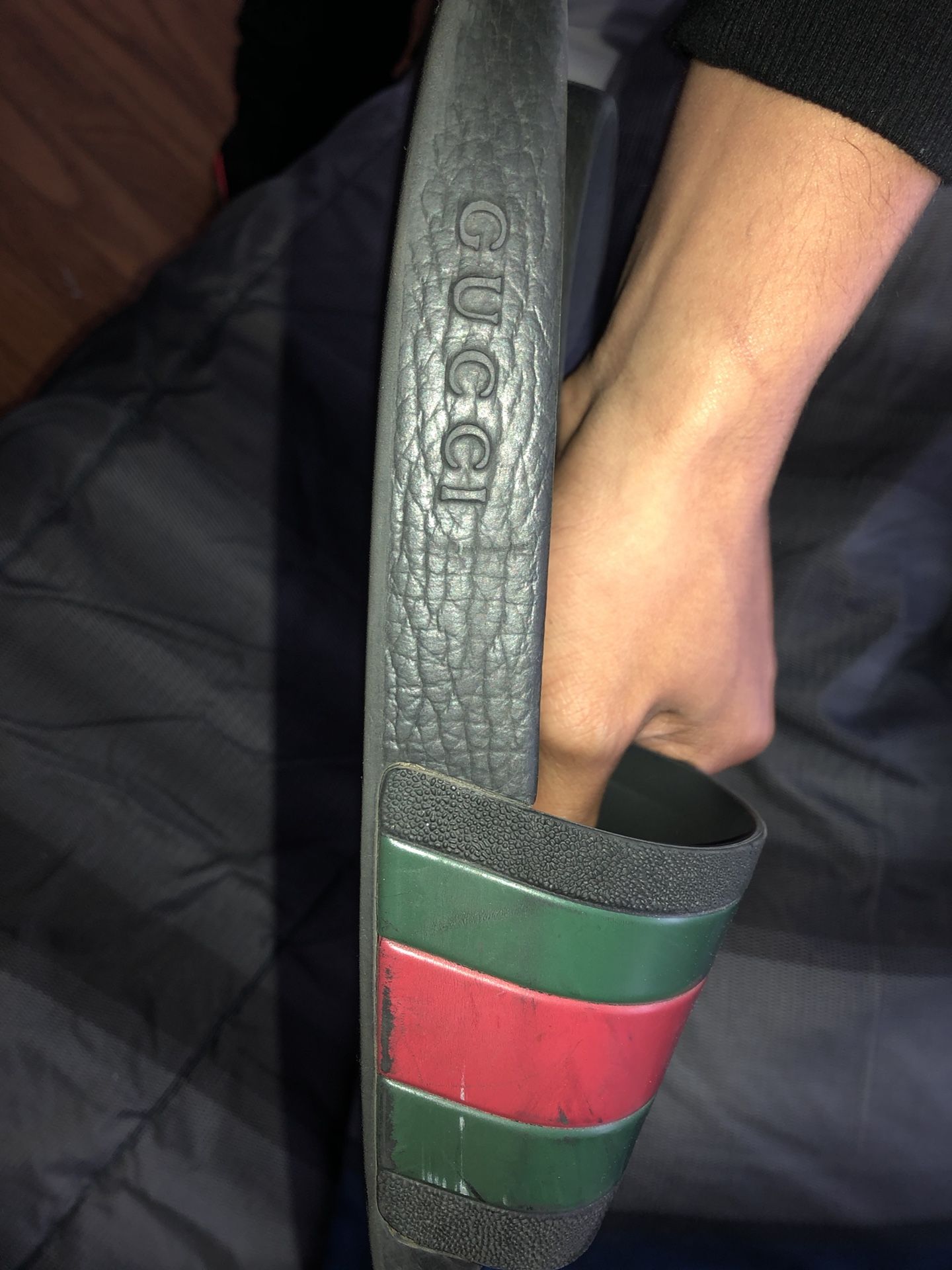 Beat gucci slides