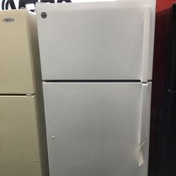 GE 18 Cu Ft Top And Bottom Fridge. 1 year Warranty 