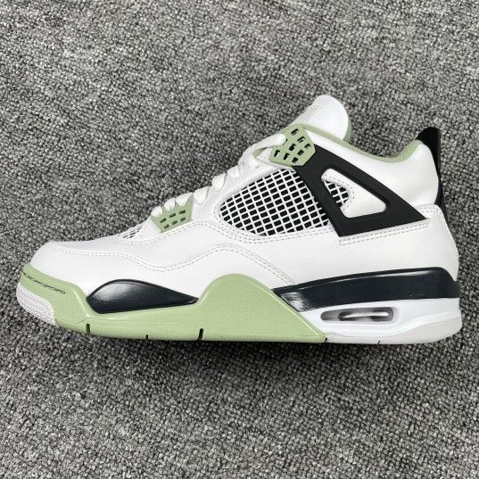 Jordan 4 Retro