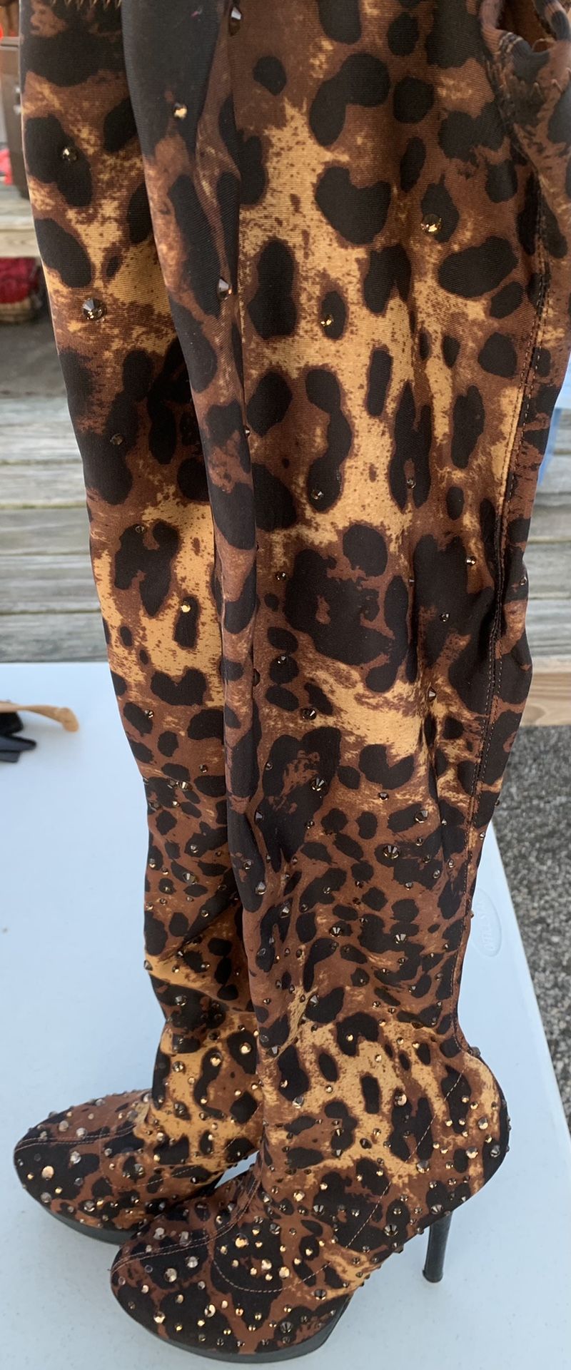 Thigh high boots 👢 women’s size 8