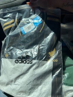 Plalleras de oro negras y verdes $65 cada una