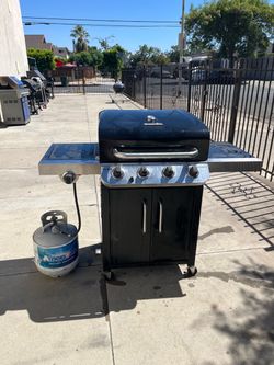 Propane grill. Char broil grill