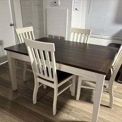 Caylie Dining Table And Chairs 