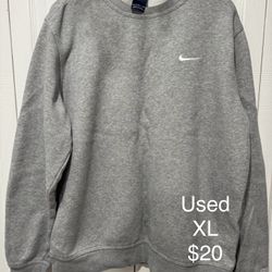 Nike crewneck