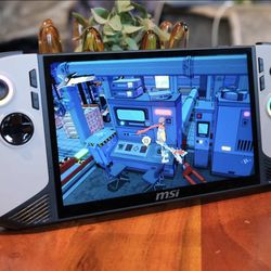 MSI Claw 8 AI+  Gaming Handheld 32GB LDDR5 Ram 1TB SSD