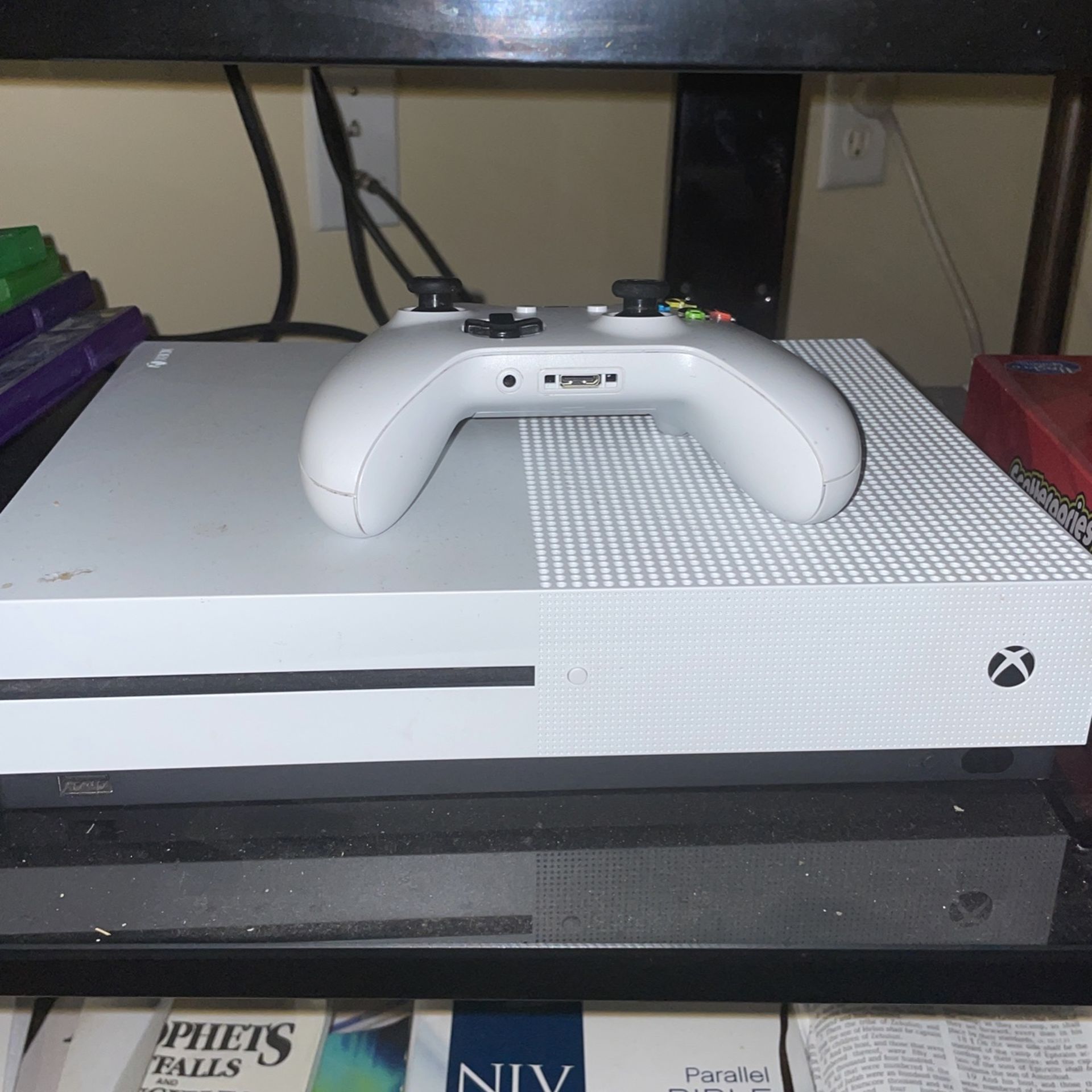 Xbox One, Connect, Wireless Remote, NBA 2k20 And Just Dance 2020 