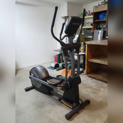 NordicTrack Treadmill, Includes Laptop Tray - Excellent - 2016 β Austin, TX