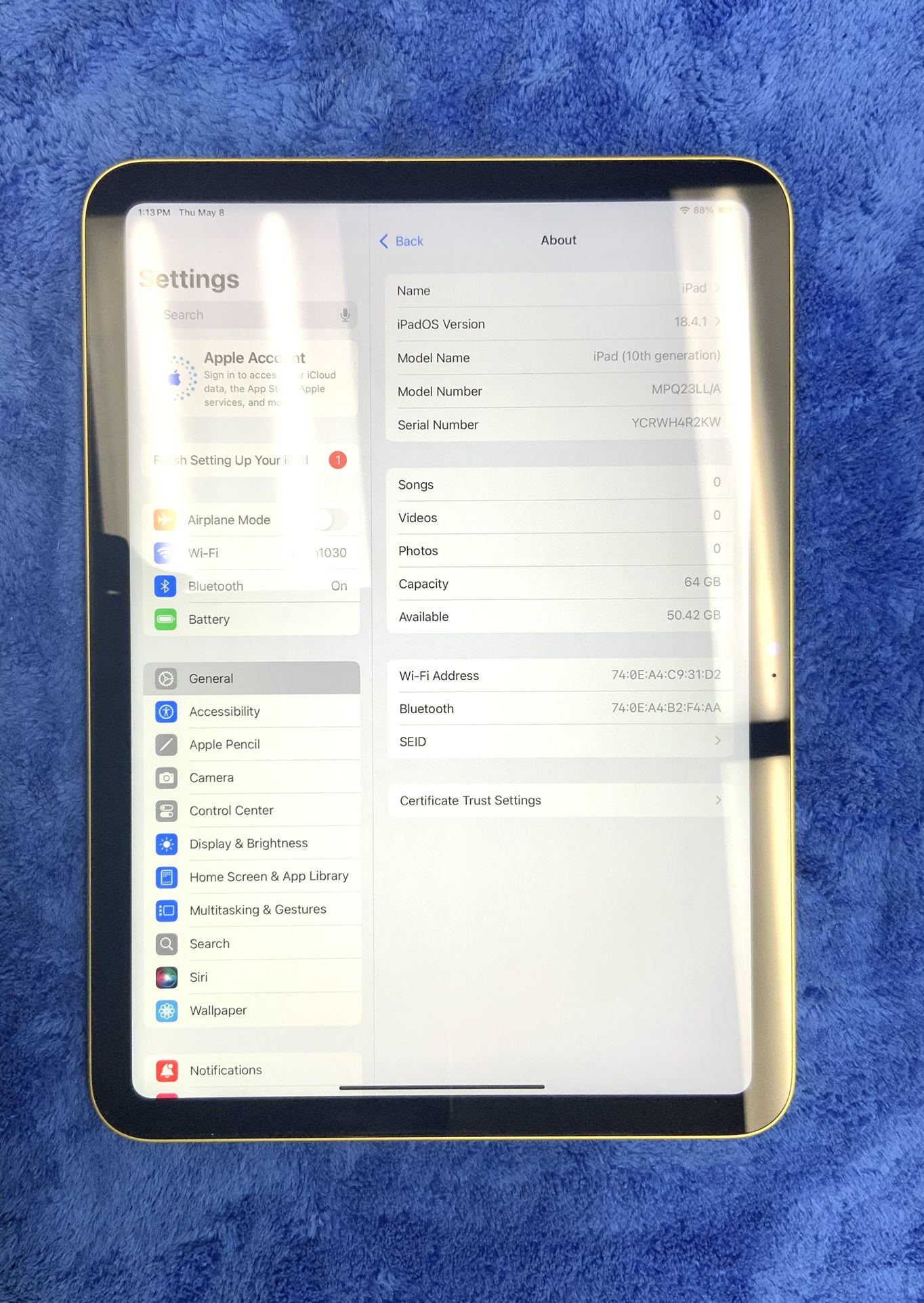 Apple iPad Yellow 10th Generation 64 GB iPadOS Tablet Tab Touch Screen Wifi Bluetooth Keyboard USB Internet Browser Speakers Apple Care +