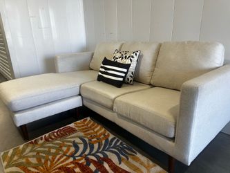 LIGHT GREY SECTIONAL COUCH W/ FREE DELIVERY
