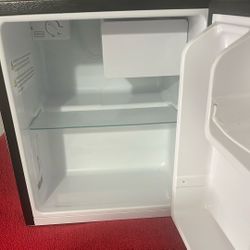 Mini refrigerator