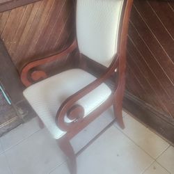 FOUR FOR 40.00 PRETTY CHAIRS 