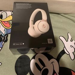 Beats 🎧 Solo Pro ORIGINAL ✅ $180 Each Pick Up Only ✅
