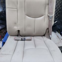 Vendo El Asiento Tercero De Una Chevy Tahoe 2000 2002 Es El Izquierdo
