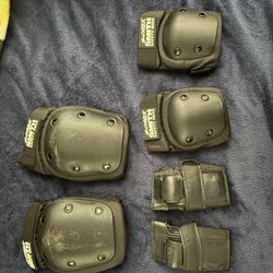 Knees, Elbows, And Wrists Pads For Skating 