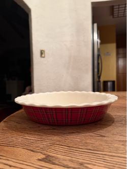 The Masterclass Bake Shop Red Tartan plaid 9” Pie Dish NEW