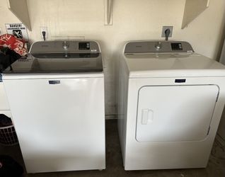 Maytag Washer and Dryer Set