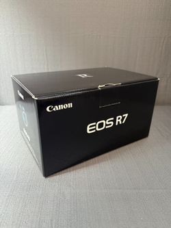 Canon EOS R7 Mirrorless Camera