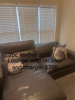 2Pc Leather Sofa w/ Recliner and Charging Ports
