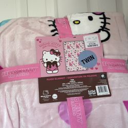 Hello Kitty Love Blanket 