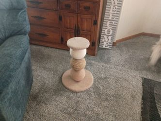Cat scratching post