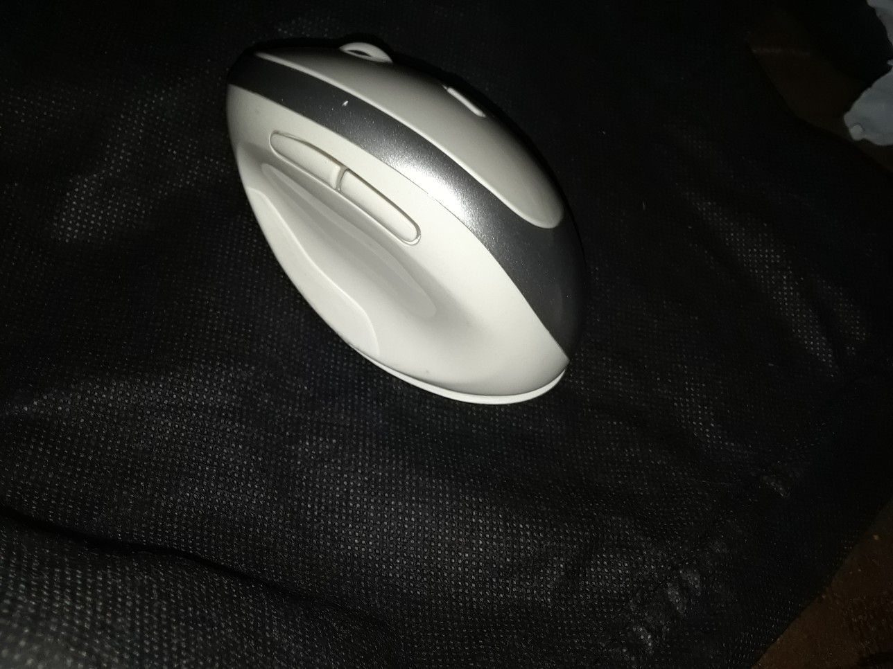 Jelly wireless ergonomic mouse