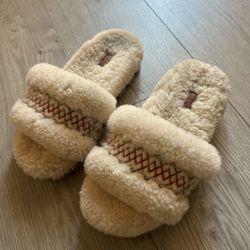 Ugg Slides 